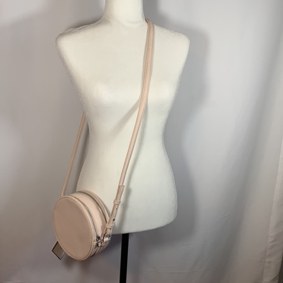 Sunday Best Aritzia Light Pink Circle Crossbody Purse - Picture 4 of 17